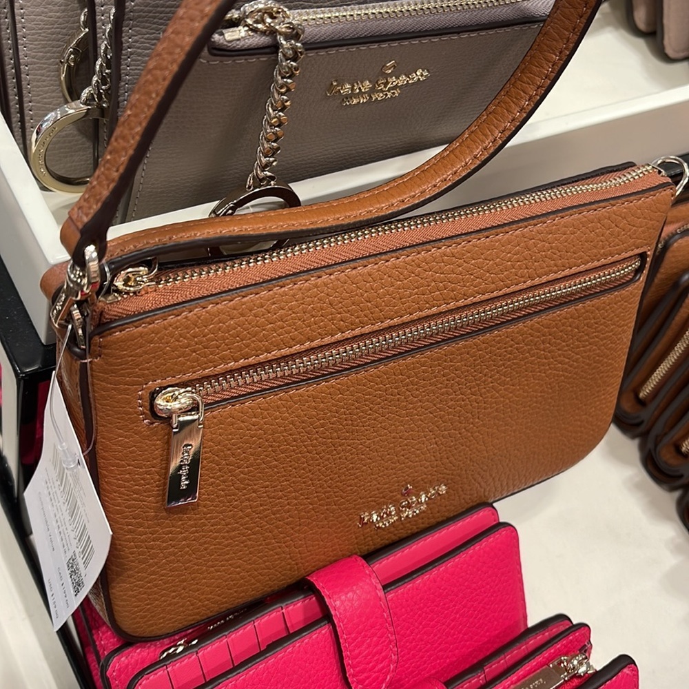 Kate Spade Leila Pebble Leather Convertible Wristlet Wallet Clutch
Warm Gngrbrd - Picture 2 of 16